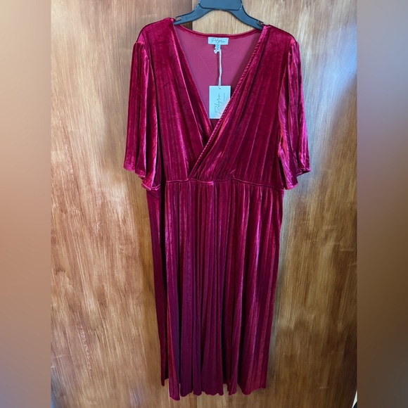 NWT Noelle Red Velvet Midi Dress | Pleated, V-Neck, A-Line | Women’s Plus 2X - Picture 5 of 16